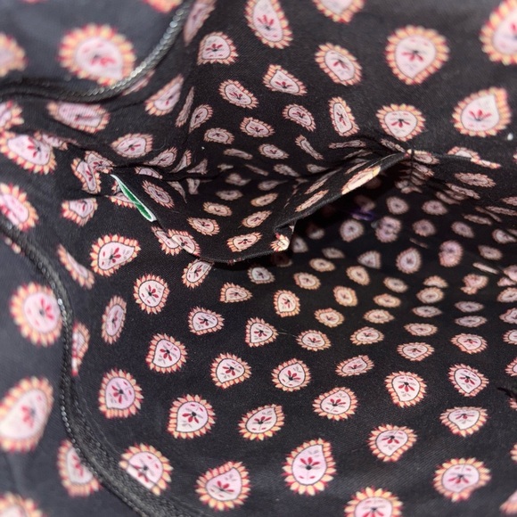 Vera Bradley 2006 Black Paisley Crossbody Bag -11.5”x 9.5”W -Zipped Pockets - Picture 7 of 9